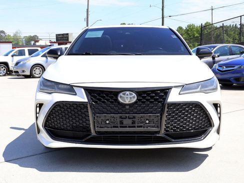 Used 2019 Toyota Avalon Touring FWD image 10