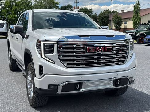 Used 2022 GMC Sierra 1500 Denali AWD/4WD image 3