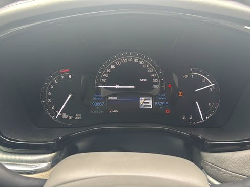 Used 2018 Cadillac XT5 Luxury w/ Driver Awareness Package AWD/4WD image 14
