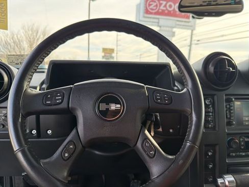 Used 2005 HUMMER H2 w/ Preferred Equipment Group image 18