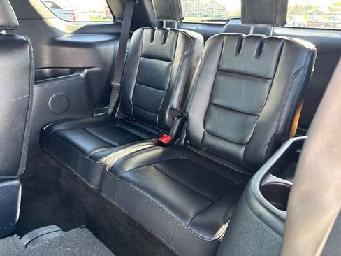 Used 2016 Ford Explorer XLT w/ Equipment Group 202A AWD/4WD image 30