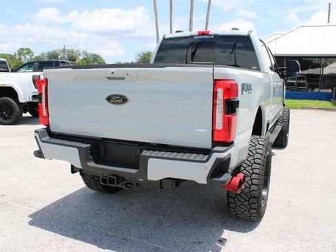 Used 2025 Ford F250 Lariat w/ Lariat Ultimate Package AWD/4WD image 9
