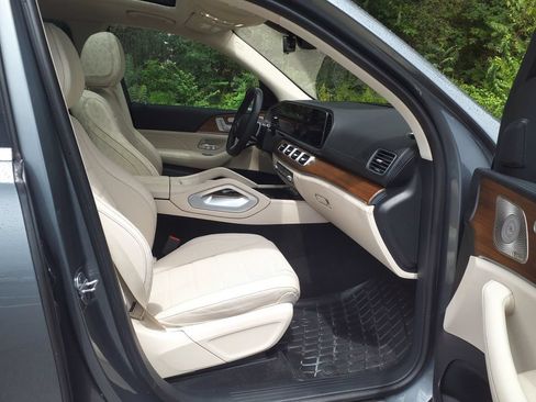 Certified 2024 Mercedes-Benz GLS 580 4MATIC image 10
