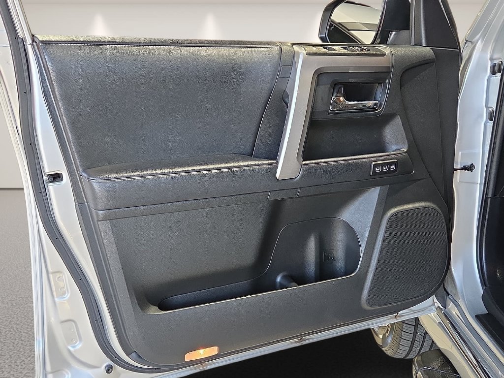 Certified 2022 Toyota 4Runner Limited AWD/4WD image 17