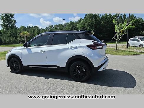 Used 2024 Nissan Kicks SR w/ SR Premium Package FWD image 20