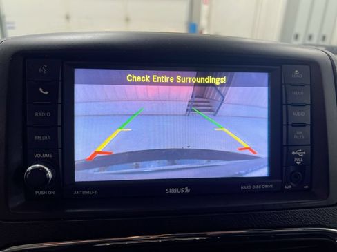 Used 2019 Dodge Grand Caravan SXT FWD image 15