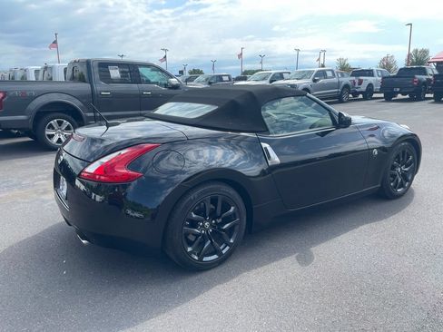 Used 2017 Nissan 370Z Touring RWD image 7