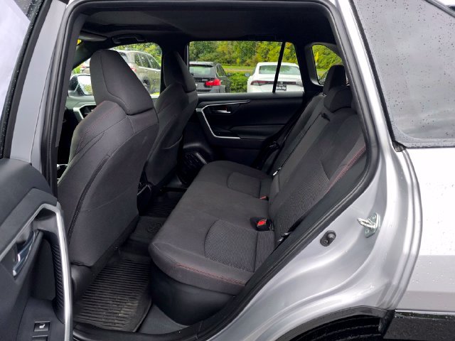 Used 2022 Toyota RAV4 SE w/ Weather & Moonroof Package AWD/4WD image 18