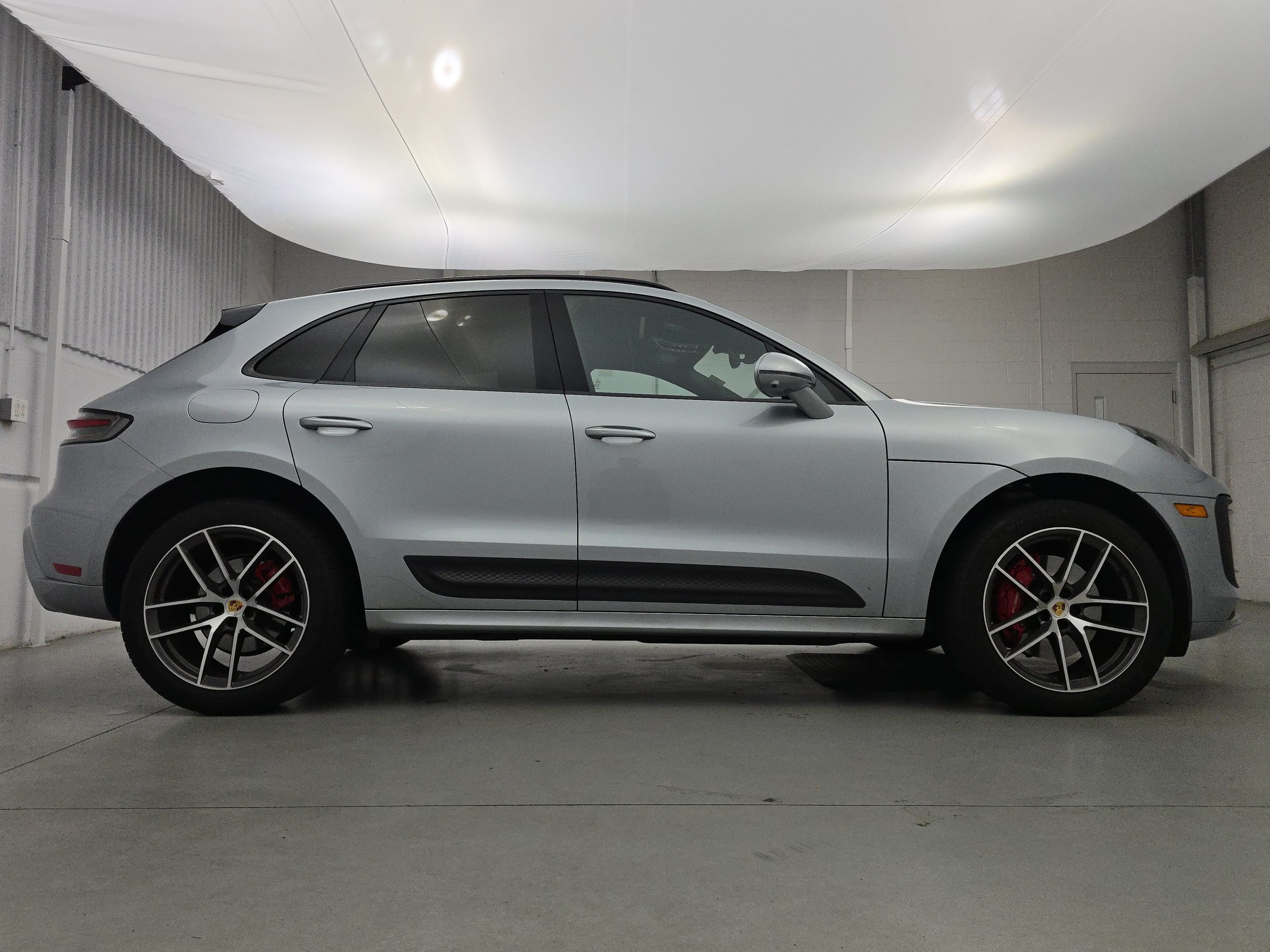 Certified 2024 Porsche Macan S AWD/4WD image 8