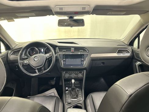 Used 2018 Volkswagen Tiguan SEL AWD/4WD image 19