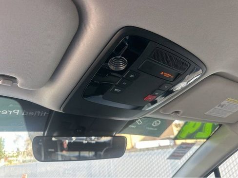 Certified 2024 Kia Carnival SX image 24