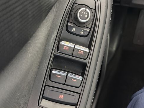 Used 2020 Subaru Forester Premium AWD/4WD image 32