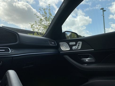 Used 2025 Mercedes-Benz GLE 450 4MATIC Coupe image 19