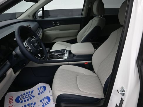 New 2026 Kia Carnival EX FWD image 14