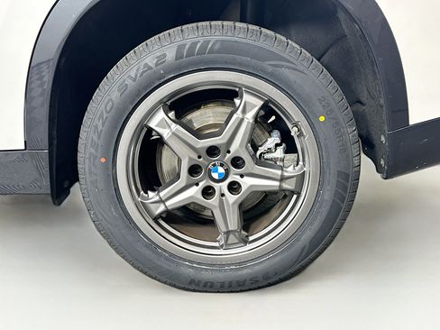 Used 2025 BMW X1 xDrive28i AWD/4WD image 11