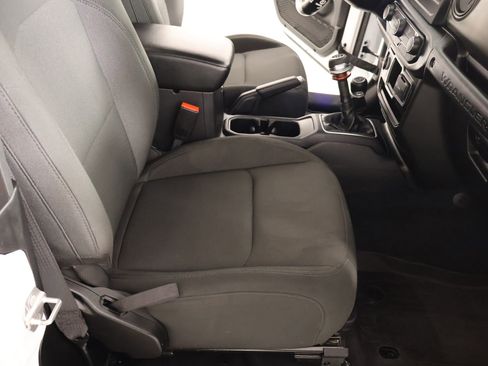 Used 2022 Jeep Wrangler Sport image 12