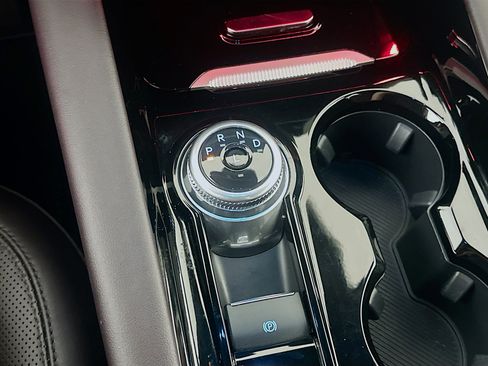 Used 2025 Ford Explorer Platinum w/ LUX Leather Package image 25