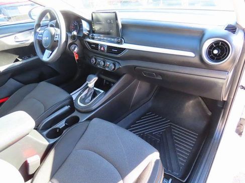 Used 2024 Kia Forte LXS w/ LXS Technology Package image 10