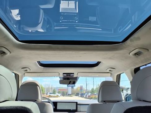 Used 2025 Hyundai Santa Fe Calligraphy w/ Tow & Go Package image 25