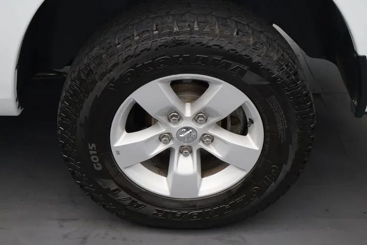 Used 2022 RAM 1500 Classic SLT w/ Electronics Group AWD/4WD image 38