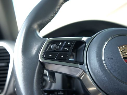 Used 2020 Porsche Cayenne S AWD/4WD image 16
