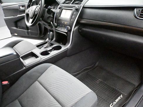 Used 2015 Toyota Camry LE image 14