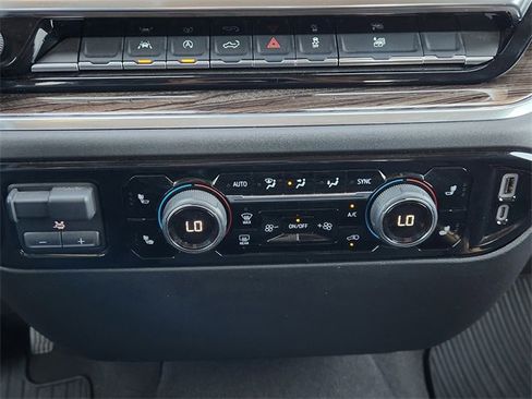 Used 2025 Chevrolet Silverado 1500 LT image 21