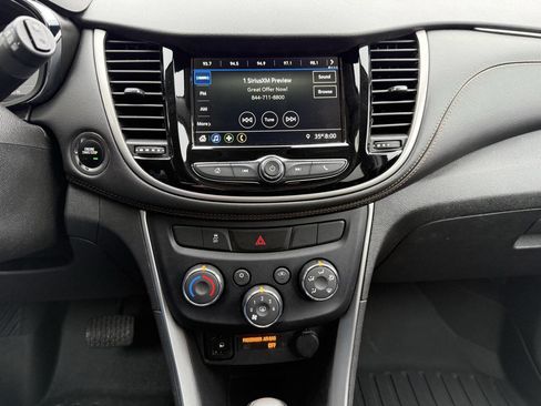 Used 2019 Chevrolet Trax LT w/ LT Convenience Package AWD/4WD image 8