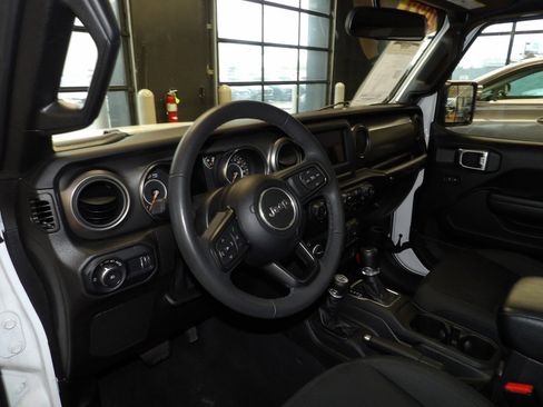 Used 2023 Jeep Wrangler Sport S image 20