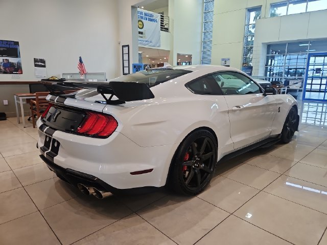 Used 2022 Ford Mustang Shelby GT500 w/ Carbon Fiber Track Pack RWD image 6