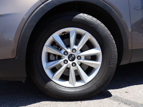 Used 2020 Kia Sorento FWD V6 image 5