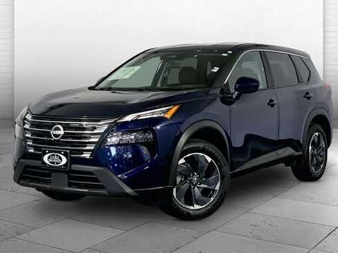 Used 2025 Nissan Rogue SV image 12