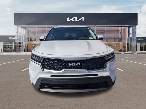 Certified 2023 Kia Sorento LX image 7