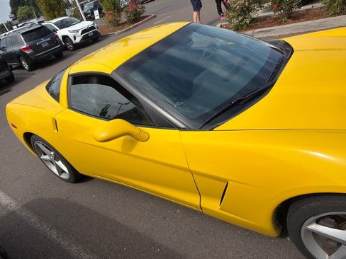 Used 2013 Chevrolet Corvette Coupe RWD image 4