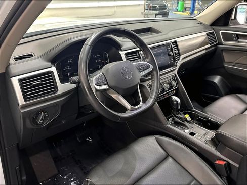 Used 2023 Volkswagen Atlas SE w/ Panoramic Sunroof Package FWD image 20