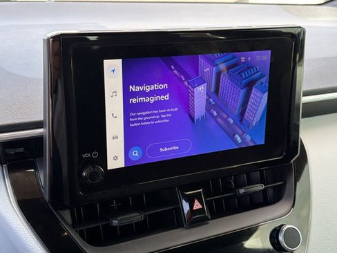 Certified 2025 Toyota Corolla SE w/ Convenience Package image 15