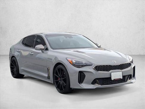 Used 2018 Kia Stinger GT1 RWD image 3