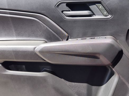 Used 2025 Chevrolet Colorado Trail Boss AWD/4WD image 19