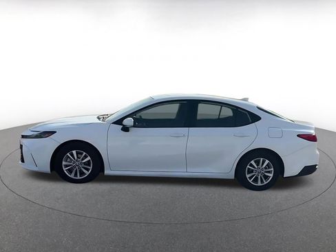 Used 2025 Toyota Camry LE image 10