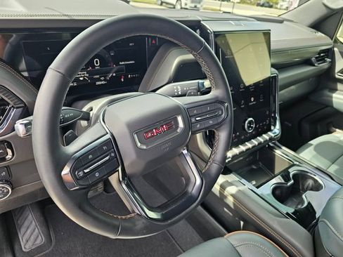 Used 2025 GMC Yukon AT4 w/ AT4 Premium Package image 19