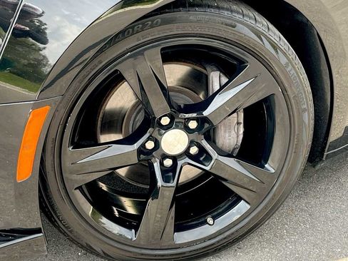 Used 2018 Chevrolet Camaro SS RWD image 27
