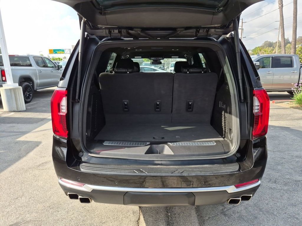 Used 2025 GMC Yukon Denali AWD/4WD image 19