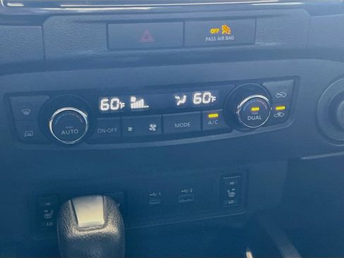 Used 2023 Nissan Frontier SV w/ SV Convenience Package AWD/4WD image 15