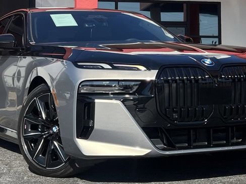 Used 2023 BMW i7 xDrive60 image 11