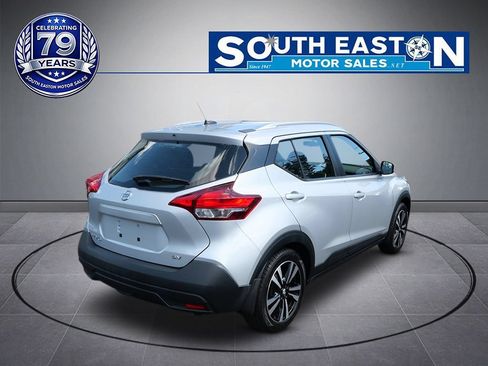 Used 2019 Nissan Kicks SV FWD image 6