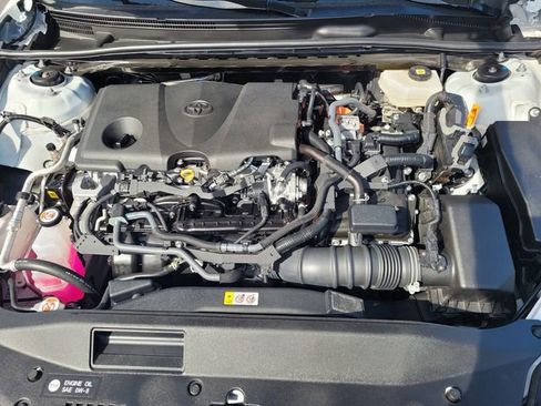 Used 2025 Toyota Camry SE image 29