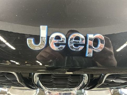 Used 2023 Jeep Grand Cherokee 4WD 4xe image 8