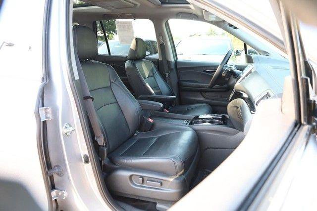 Used 2018 Honda Pilot Elite image 32