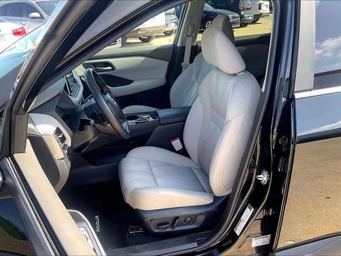 Used 2025 Nissan Rogue SV AWD/4WD image 25