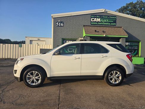 Used 2017 Chevrolet Equinox LS AWD/4WD image 9